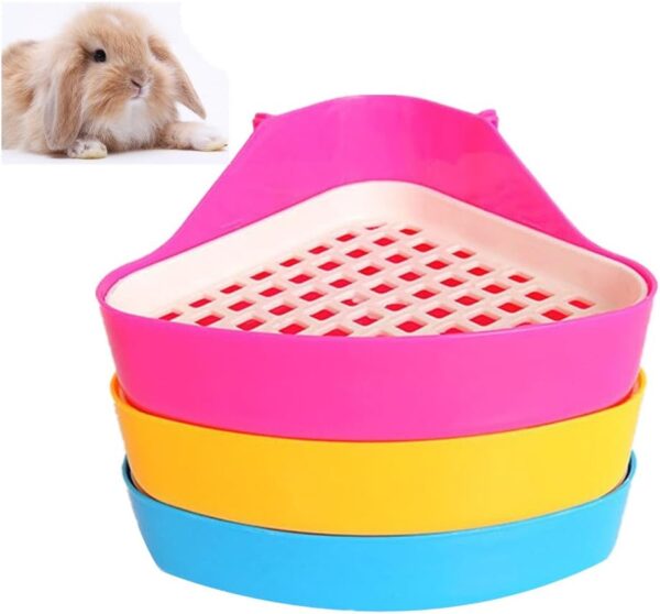 DesignerBox Pet Litter Tray, Small Animal Triangle Toilet Potty Trainer Pet Pee Corner Litter Tray Training for Hamster Chinchilla Guinea Pig Bunny Ferret (Color Random)